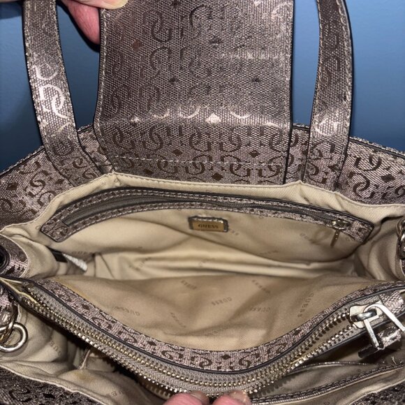 Guess Purse - Picture 5 of 5